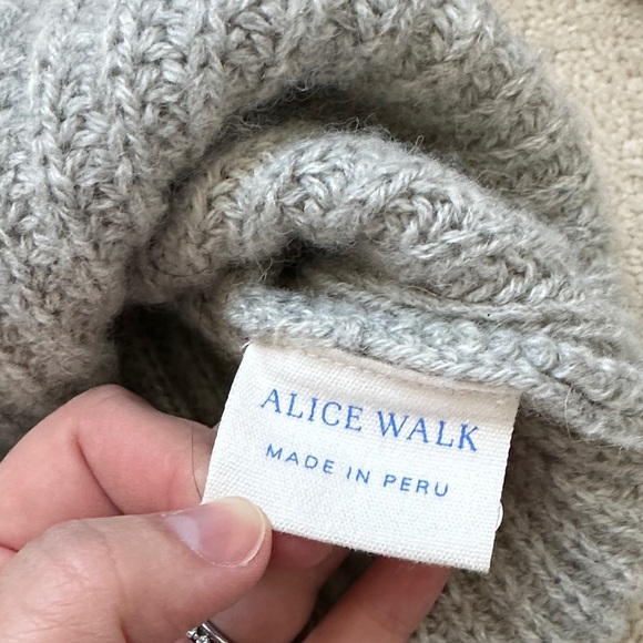 Women's Classic Gray Crewneck Sweater - Picture 3 of 5